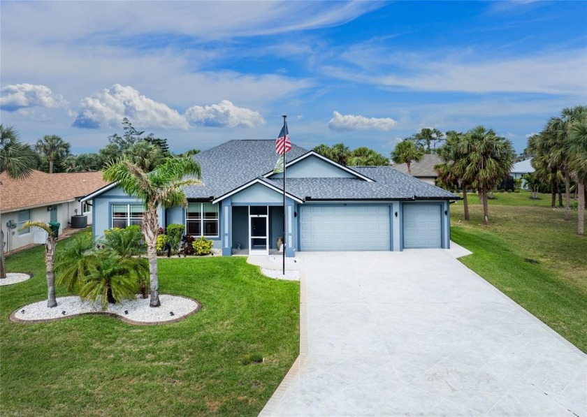 Welcome to your Florida dream home in Rotonda West. This - Beach Home for sale in Rotonda West, Florida on Beachhouse.com