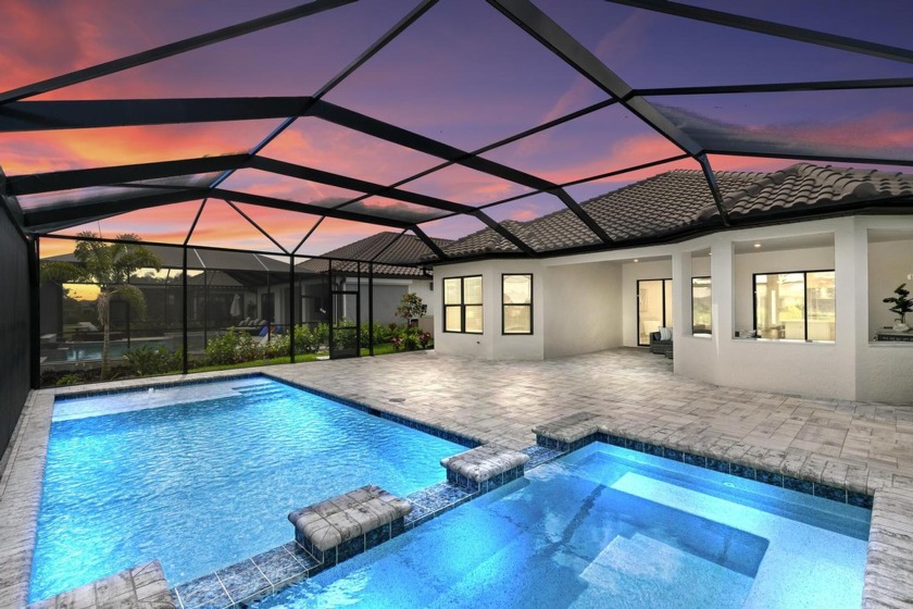 Welcome to your dream oasis in the heart of Naples, Florida! - Beach Home for sale in Naples, Florida on Beachhouse.com