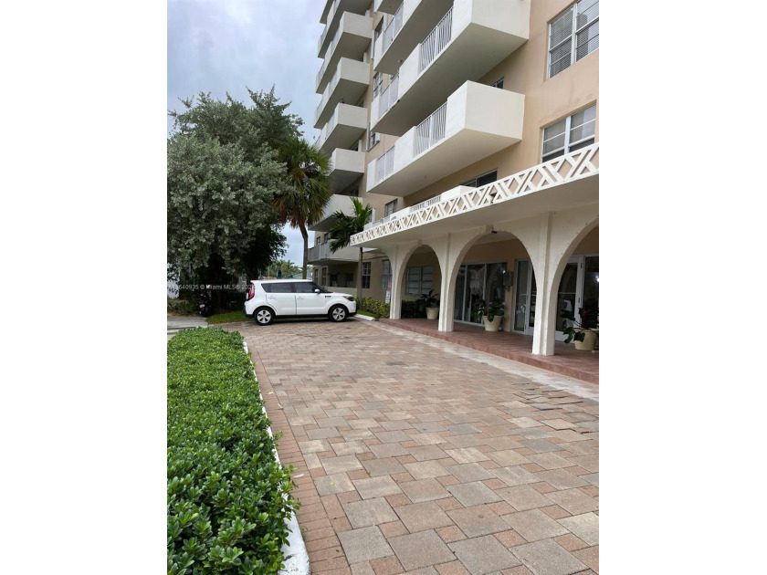 CHARM, LOCATION AND CONVENIENCE! Here you will find a STUNNING - Beach Condo for sale in North Bay Village, Florida on Beachhouse.com