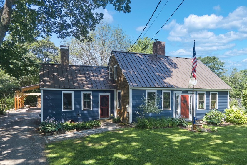 MID-COASTAL SALTWATER FARM, pampered and updated circa 1814 - Beach Home for sale in Waldoboro, Maine on Beachhouse.com
