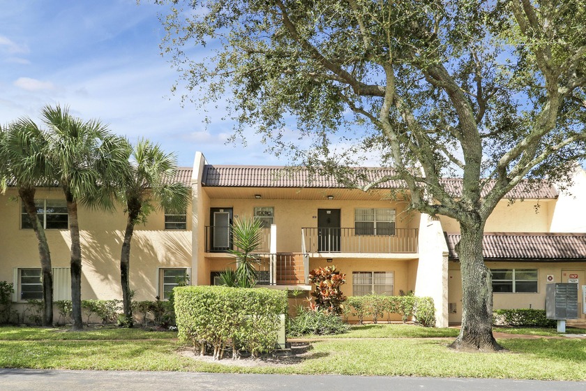 Tranquility awaits you. Step inside this beautifully updated - Beach Condo for sale in West Palm Beach, Florida on Beachhouse.com