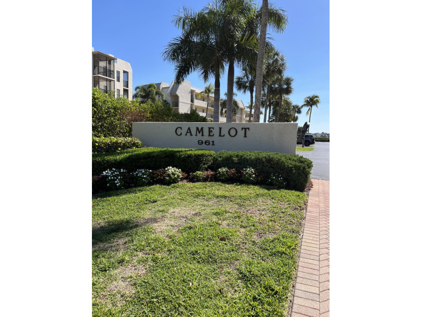 This first floor, 3 bedroom, 2 bathroom condo is totally updated - Beach Condo for sale in Marco Island, Florida on Beachhouse.com