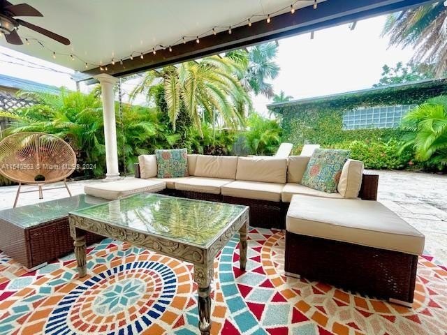 The heart of Hollywood lakes, comfortable and elegantly designed - Beach Home for sale in Hollywood, Florida on Beachhouse.com