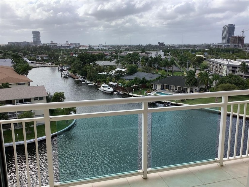 BREATHTAKING VIEW! VERY SPACIOUS 2BEDROOMS/2BATHROOMS CONDO - Beach Condo for sale in Hallandale Beach, Florida on Beachhouse.com