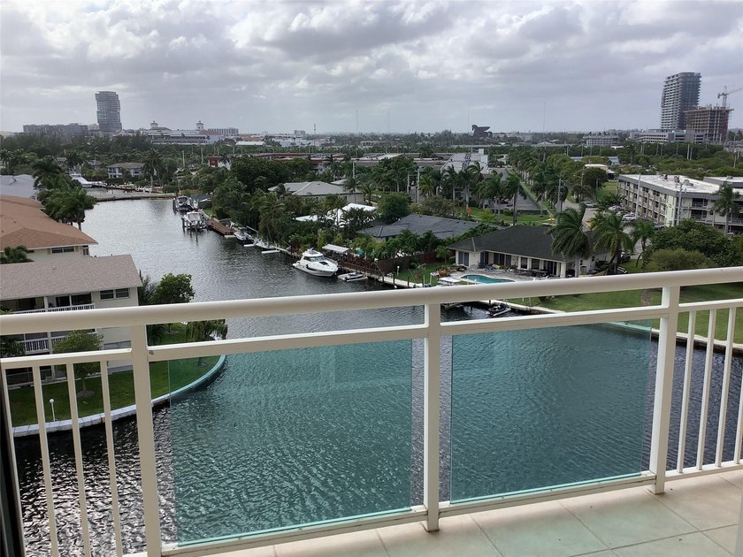 BREATHTAKING VIEW! VERY SPACIOUS 2BEDROOMS/2BATHROOMS CONDO - Beach Condo for sale in Hallandale Beach, Florida on Beachhouse.com