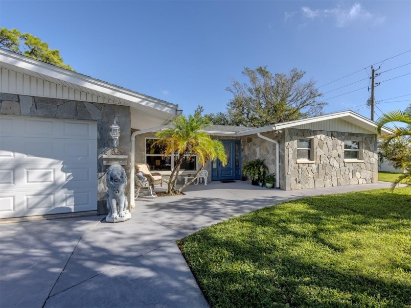 LOCATION! Discover the perfect blend of location and lifestyle - Beach Home for sale in Venice, Florida on Beachhouse.com