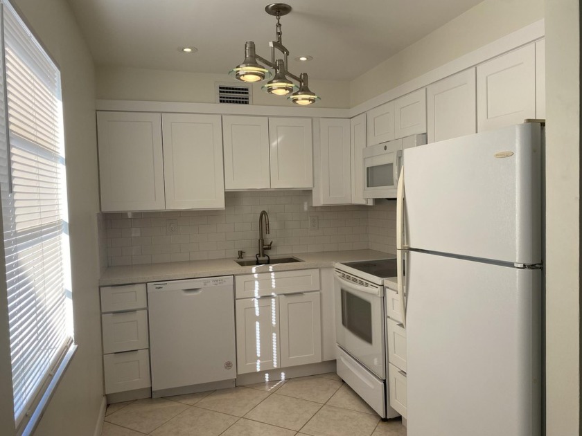 Beautiful remodeled 2 bedroom. New kitchen- new appliances - - Beach Condo for sale in Delray Beach, Florida on Beachhouse.com