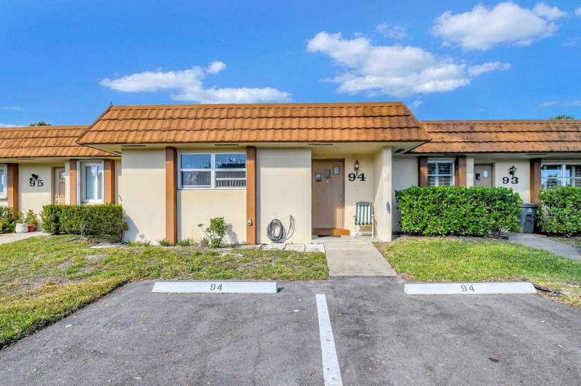 This 1-bedroom, 1-bath villa is ready for you to make it your - Beach Home for sale in West Palm Beach, Florida on Beachhouse.com