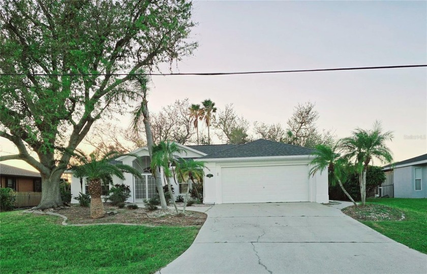 Welcome to this beautifully renovated 3-bedroom, 2-bathroom pool - Beach Home for sale in Rotonda West, Florida on Beachhouse.com