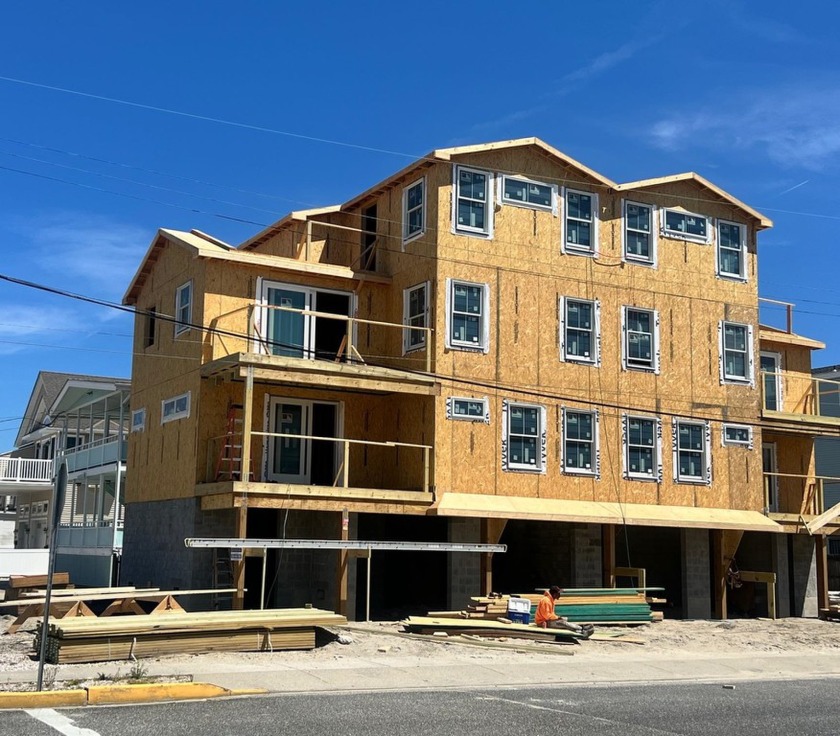 NEW CONSTRUCTION!! 4 bedroom 3 bath 1 half bath townhouse with 5 - Beach Townhome/Townhouse for sale in Avalon, New Jersey on Beachhouse.com