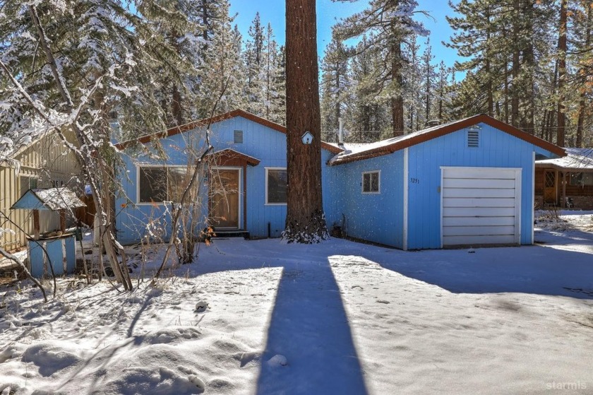 Welcome to 3251 Marlette Circle, a cozy 3-bedroom, 2-bathroom - Beach Home for sale in South Lake Tahoe, California on Beachhouse.com