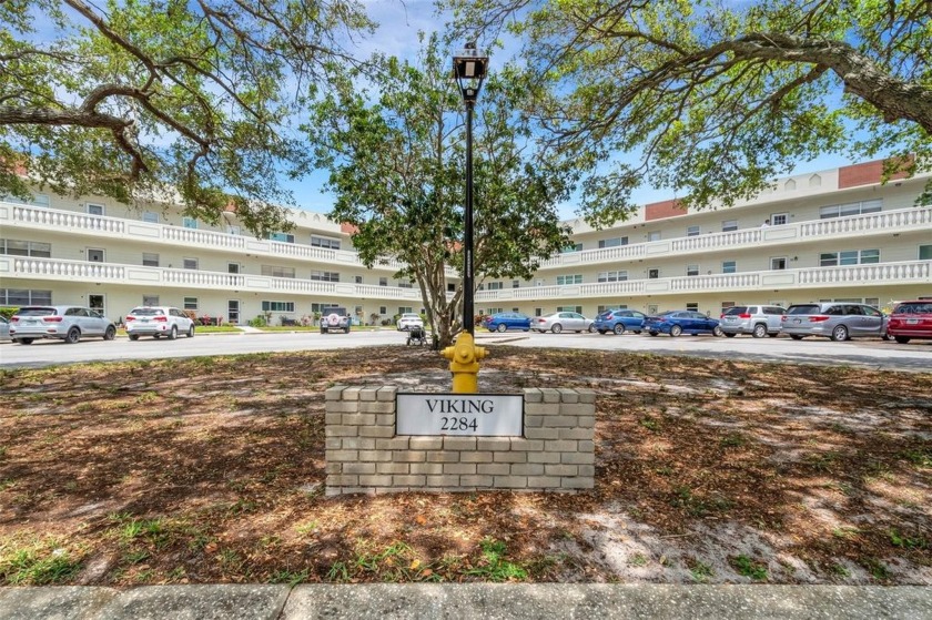 Prepare to be captivated! This 2 bed/2 bath gem is fully - Beach Condo for sale in Clearwater, Florida on Beachhouse.com