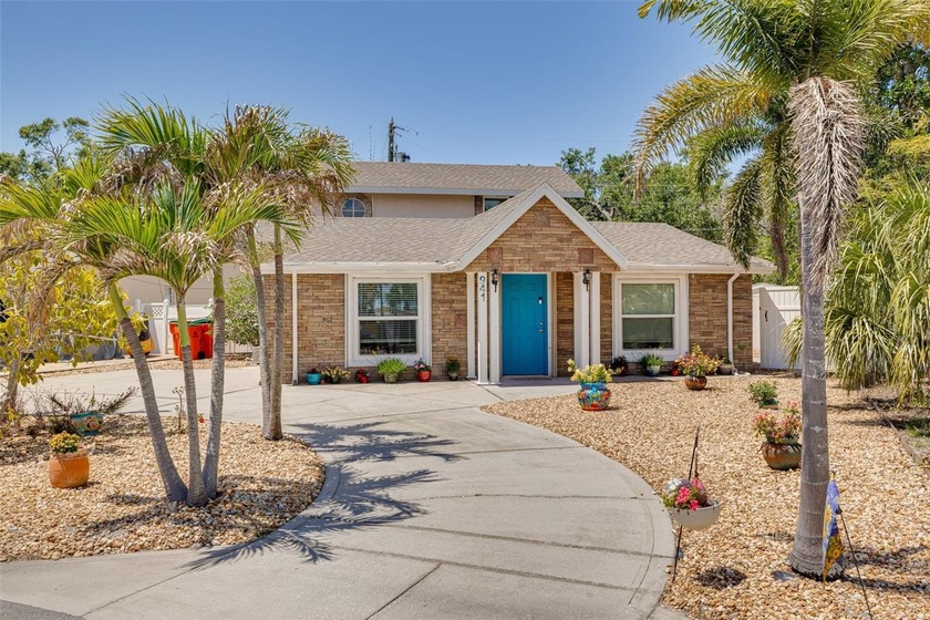 Under contract-accepting backup offers. Looking for a PRIMARY or - Beach Home for sale in St. Petersburg, Florida on Beachhouse.com