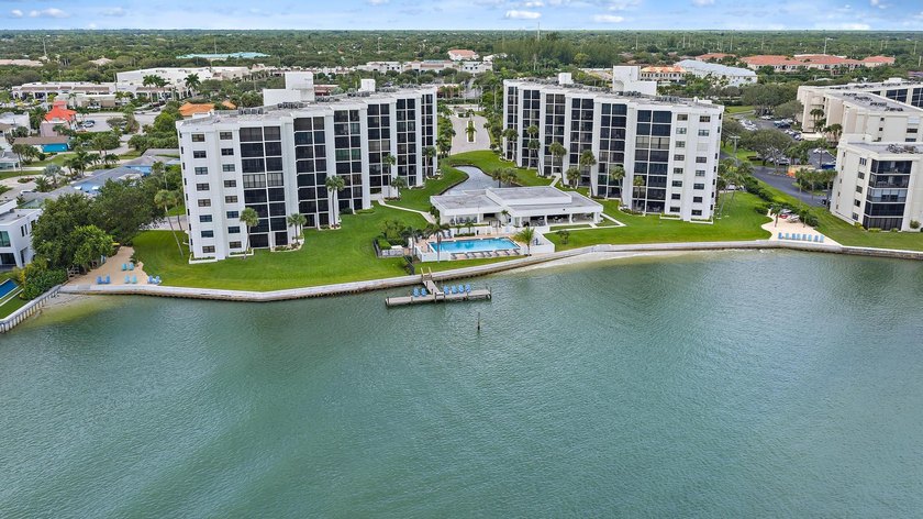 Step into this newly renovated 3-bedroom, 3-bathroom condominium - Beach Condo for sale in Tequesta, Florida on Beachhouse.com