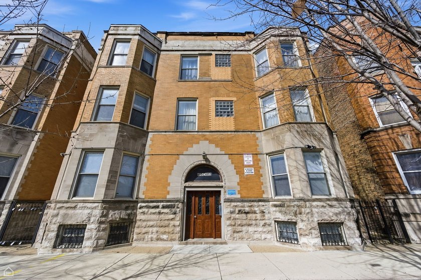 Bronzeville Elegant Expansive 2 bedroom 2 bath Set in Intimate - Beach Condo for sale in Chicago, Illinois on Beachhouse.com