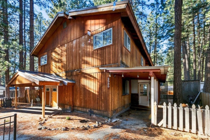 This non-confirming duplex presents a multitude of opportunities - Beach Home for sale in South Lake Tahoe, California on Beachhouse.com