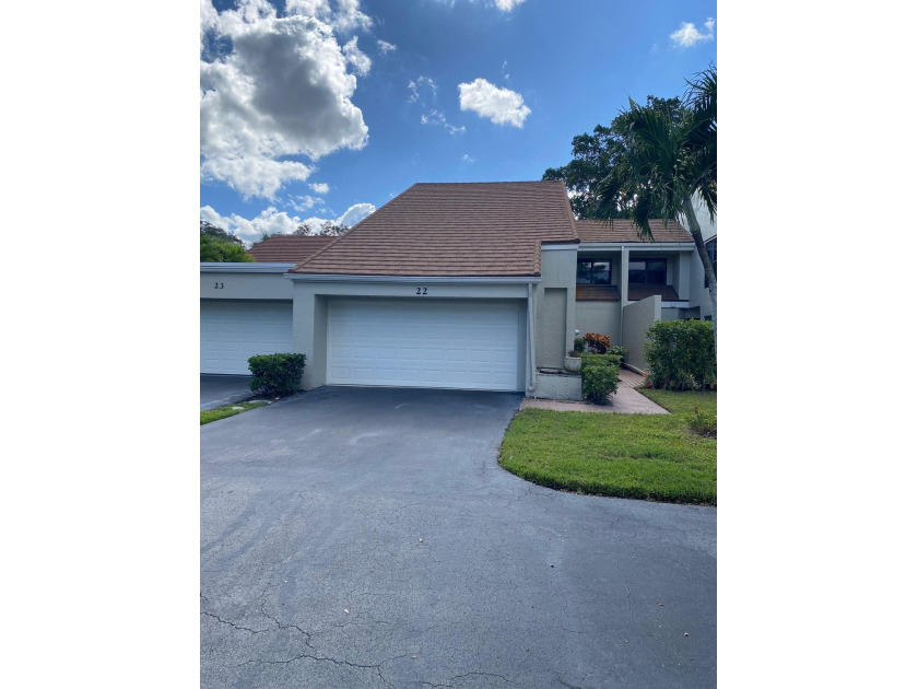 Make this spacious 3-bedroom, 2.5-bath townhome your next home! - Beach Townhome/Townhouse for sale in Palm Beach Gardens, Florida on Beachhouse.com