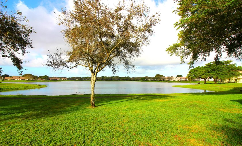 Welcome to this charming 2-bedroom, 2-bathroom waterfront condo - Beach Condo for sale in Boca Raton, Florida on Beachhouse.com