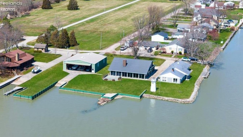 Welcome to your dream home with 150ft of waterfront on the - Beach Home for sale in Port Clinton, Ohio on Beachhouse.com