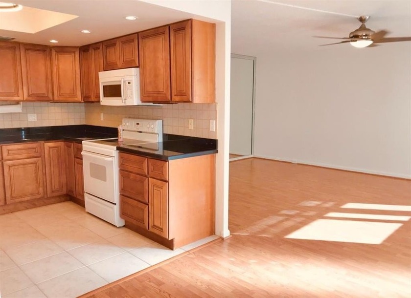 Look no further--you've found it! This bright and clean - Beach Condo for sale in Deerfield Beach, Florida on Beachhouse.com