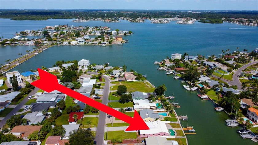 New listing! Larger move-in ready Redington Beach waterfront - Beach Home for sale in Redington Beach, Florida on Beachhouse.com