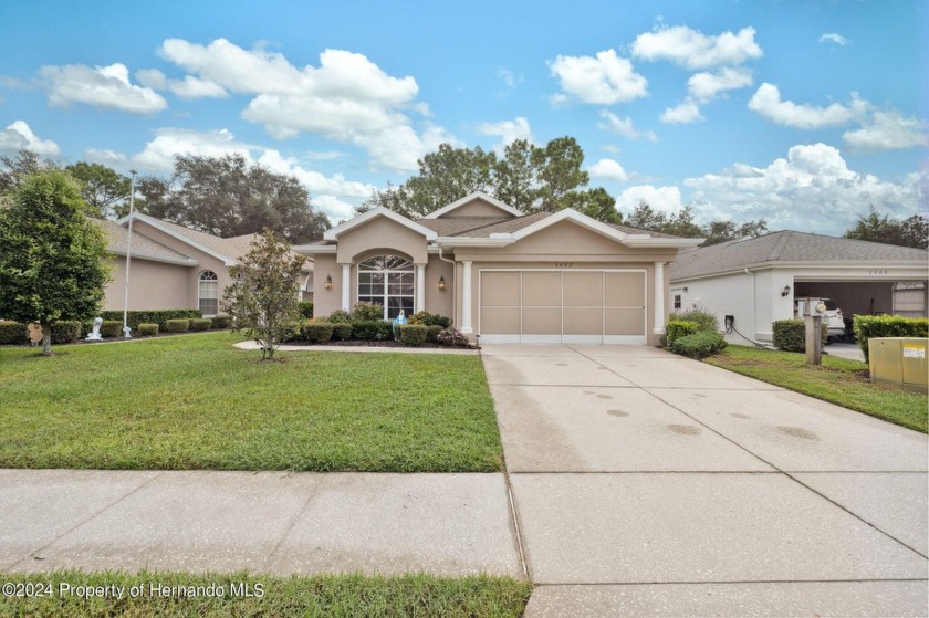 Easy, breezy Florida living? You betcha! This lovely Silverthorn - Beach Home for sale in Spring Hill, Florida on Beachhouse.com