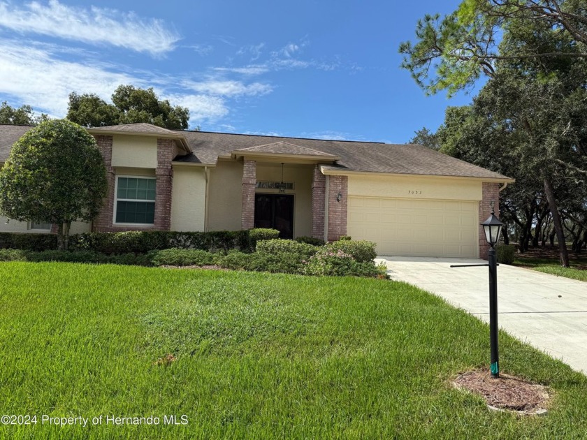 *** UNREPAIRED SINKHOLE PROPERTY*** GOLF COURSE VILLA OAKMONT - Beach Home for sale in Spring Hill, Florida on Beachhouse.com