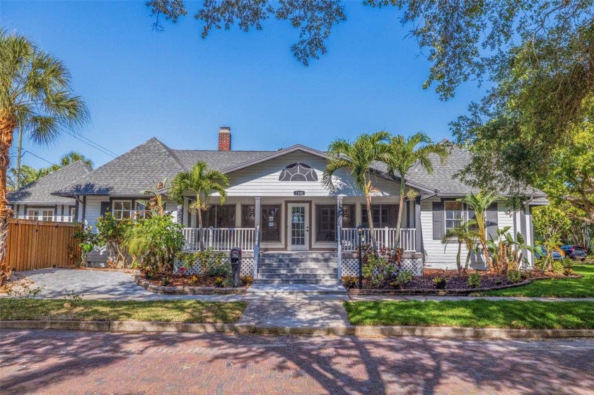 Located high and dry!! No wind or water damage during the last - Beach Home for sale in St. Petersburg, Florida on Beachhouse.com