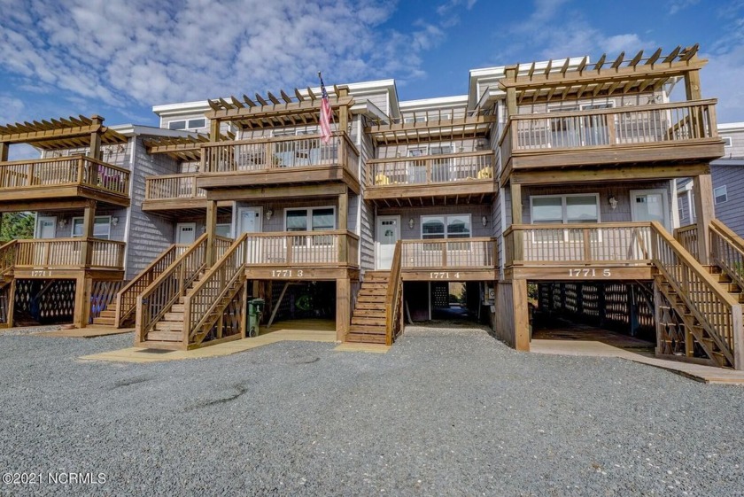 This fantastic 3 Bedroom waterfront townhome is waiting for you! - Beach Townhome/Townhouse for sale in North Topsail Beach, North Carolina on Beachhouse.com