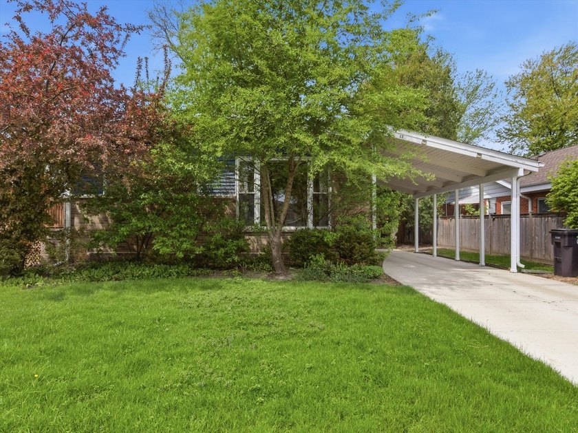 Welcome to this beautifully maintained split-level home in the - Beach Home for sale in Skokie, Illinois on Beachhouse.com