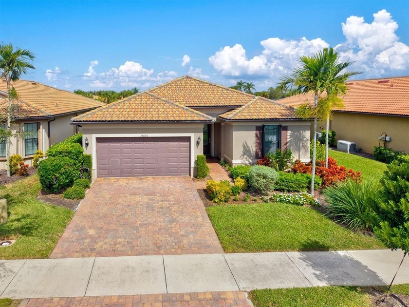 Popular Summerwood floor plan, offered Turnkey Furnished and - Beach Home for sale in Venice, Florida on Beachhouse.com