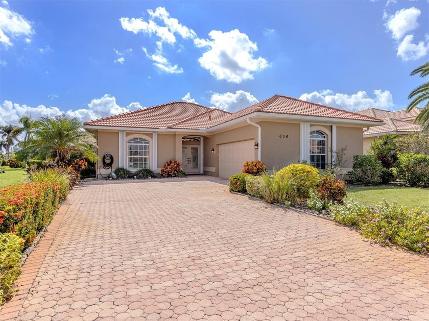 Welcome to 656 Silk Oak Drive in one of Venice's established - Beach Home for sale in Venice, Florida on Beachhouse.com