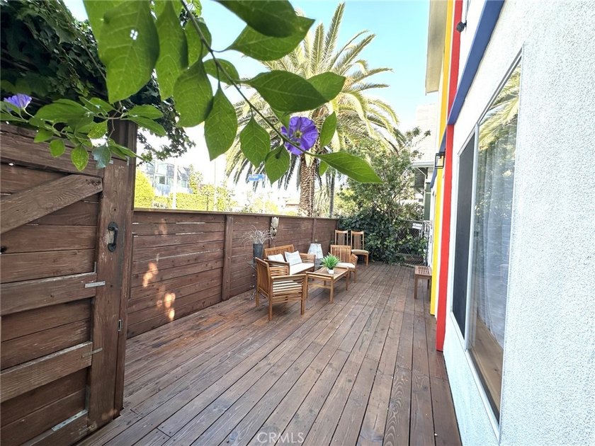 What a location! Cabrillo Avenue is a short, quiet street with - Beach Townhome/Townhouse for sale in Venice, California on Beachhouse.com