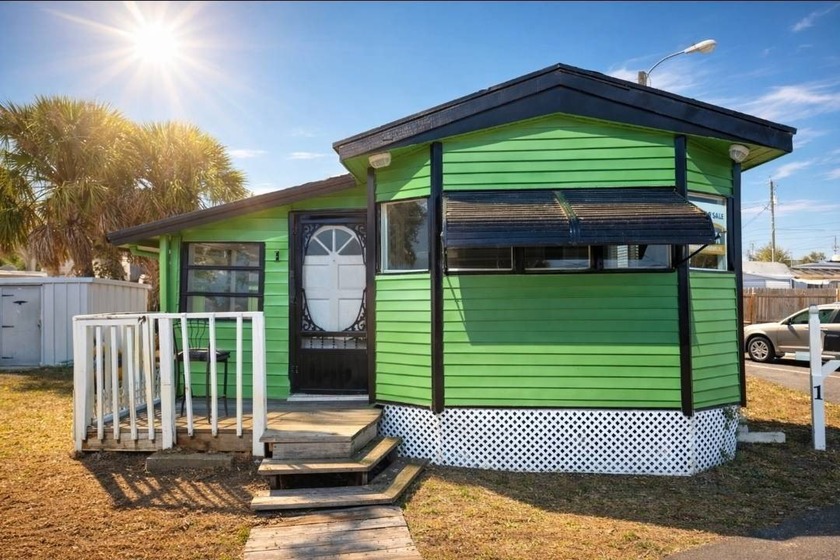 Welcome to Heritage Village, a beautifully maintained 55+ - Beach Home for sale in Largo, Florida on Beachhouse.com