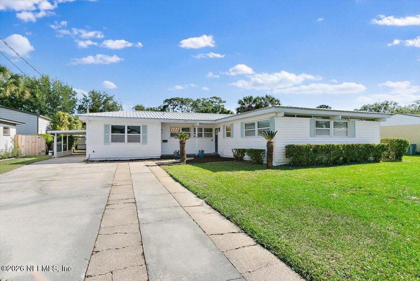 Move in ready remodeled home features new kitchen and bathrooms - Beach Home for sale in Jacksonville, Florida on Beachhouse.com