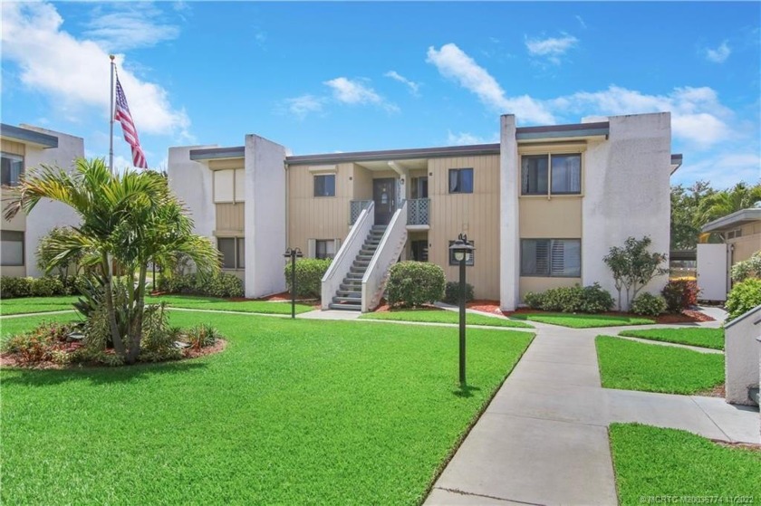 Quaint 2 bedroom 2 bathroom SECOND FLOOR condo in the desirable - Beach Condo for sale in Jensen Beach, Florida on Beachhouse.com