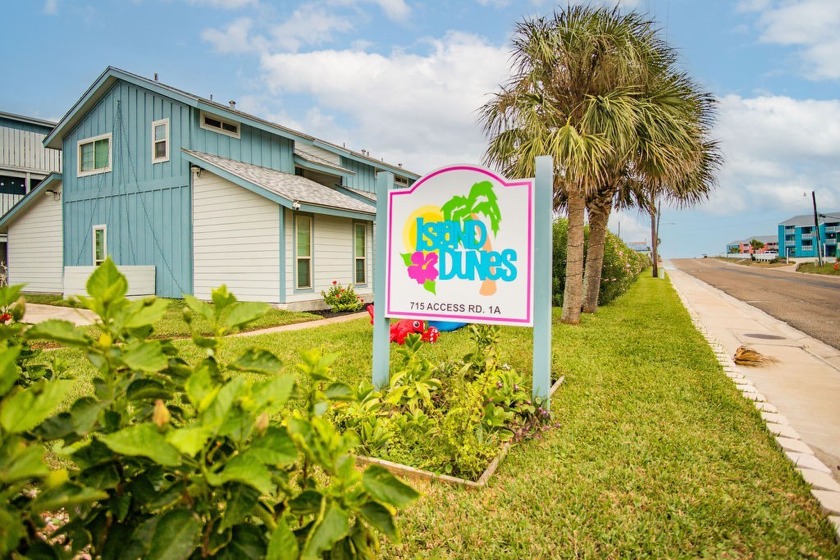 Charming 2 bedroom, 2 bathroom END UNIT in coveted Island Dunes - Beach Condo for sale in Port Aransas, Texas on Beachhouse.com