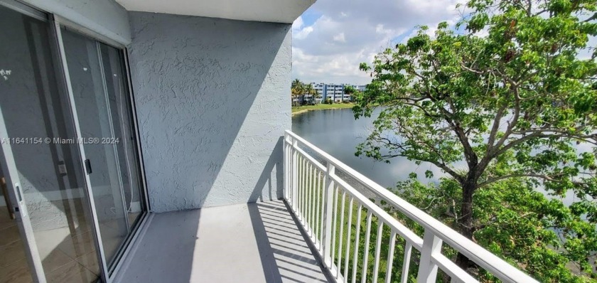 Charming and spacious condo located in the vibrant Fontainebleau - Beach Condo for sale in Miami, Florida on Beachhouse.com