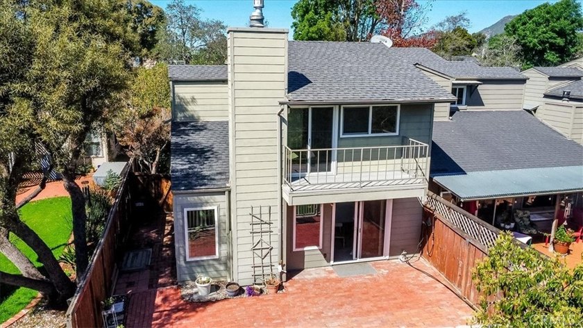 This charming two-story townhouse in the desirable Laguna Lake - Beach Townhome/Townhouse for sale in San Luis Obispo, California on Beachhouse.com