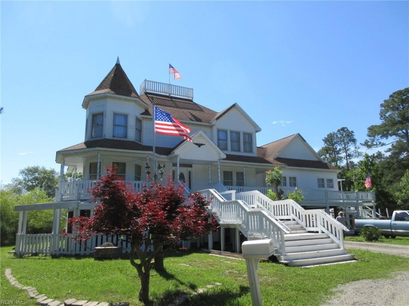 Outstanding location, waterfront, views of the Chesapeake Bay! - Beach Home for sale in Hampton, Virginia on Beachhouse.com