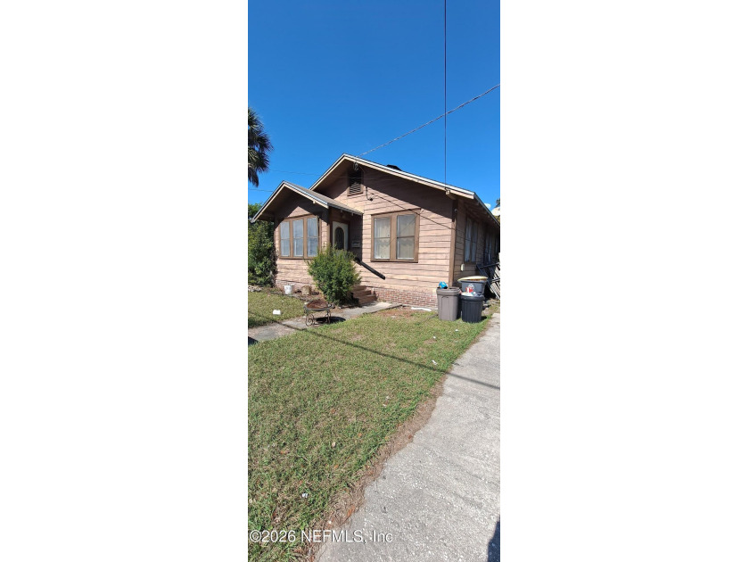 ATTENTION CASH BUYERS! 2-bedroom/ 1 bathroom SFH with 1,011 SQFT - Beach Home for sale in Jacksonville, Florida on Beachhouse.com