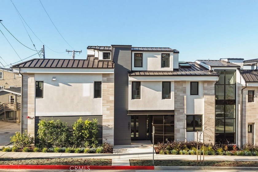 Set within one of Corona del Mar's most coveted coastal enclaves - Beach Townhome/Townhouse for sale in Corona Del Mar, California on Beachhouse.com