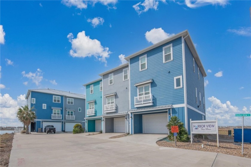 Welcome to your coastal oasis! This fully furnished Harbor View - Beach Townhome/Townhouse for sale in Corpus Christi, Texas on Beachhouse.com