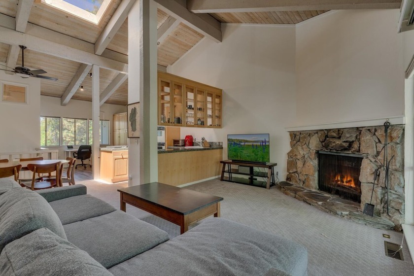 This comfortable, remodeled 3 bedroom, 3 bathroom unit has an - Beach Home for sale in Tahoe City, California on Beachhouse.com