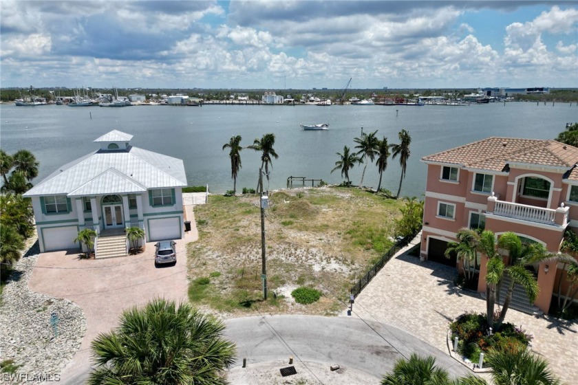 LOCATION***LOCATION***LOCATION    Bayfront/canal Property with - Beach Lot for sale in Fort Myers Beach, Florida on Beachhouse.com