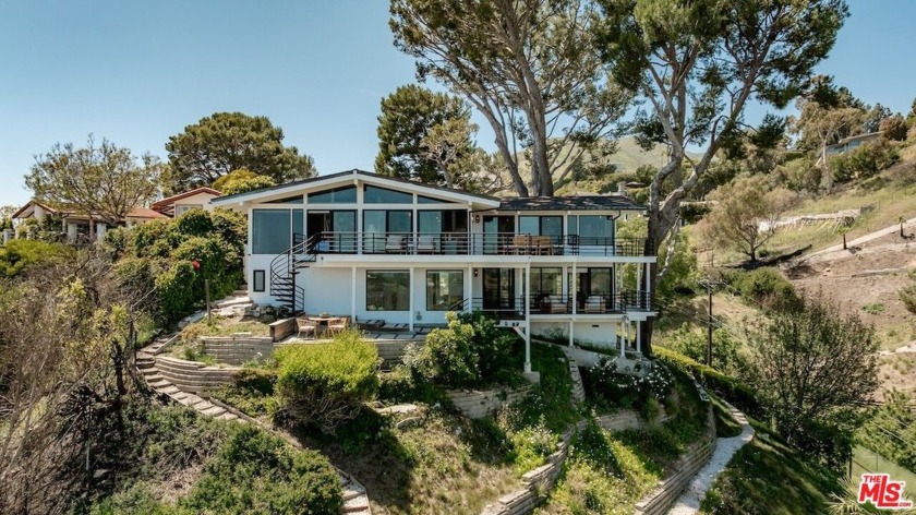 Nestled in the heart of Malibu, this architectural post-and-beam - Beach Home for sale in Malibu, California on Beachhouse.com