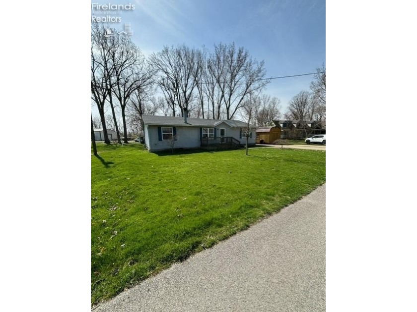 Here is your chance to own a vacation or year around home in - Beach Home for sale in Sandusky, Ohio on Beachhouse.com