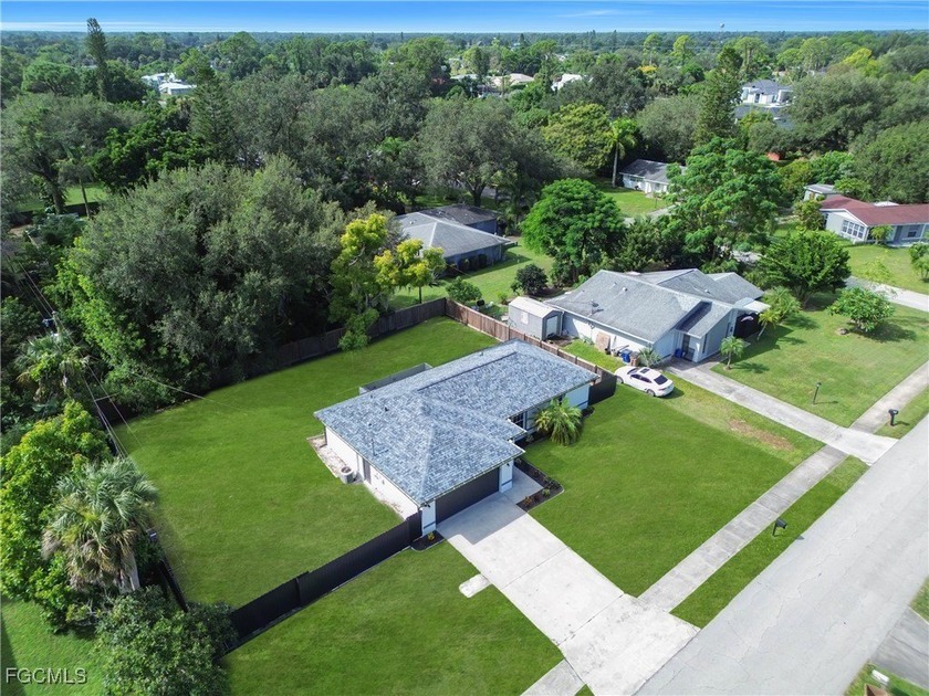 Excellent opportunity, 3 bedroom property with 2 baths with * - Beach Home for sale in Lehigh Acres, Florida on Beachhouse.com