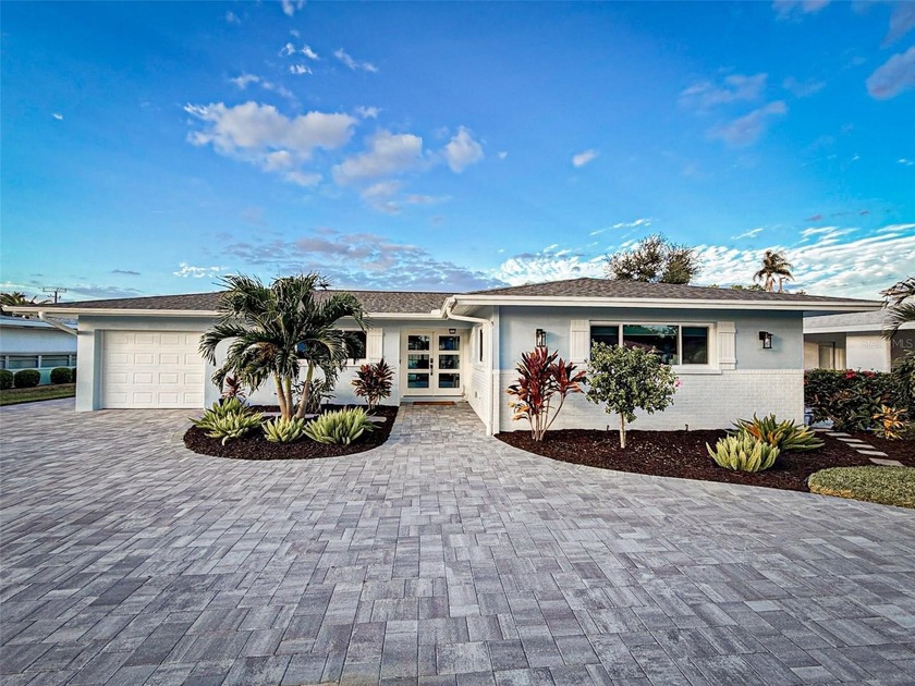 Embrace the Florida lifestyle in this beautifully updated pool - Beach Home for sale in Venice, Florida on Beachhouse.com