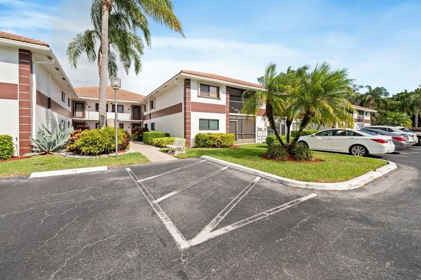 Exquisitely renovated and spacious first-floor 2-bedroom, 2-bath - Beach Condo for sale in Delray Beach, Florida on Beachhouse.com